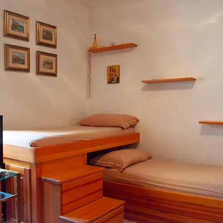 Guesthost - Comfy Near The Sea Apartment *
