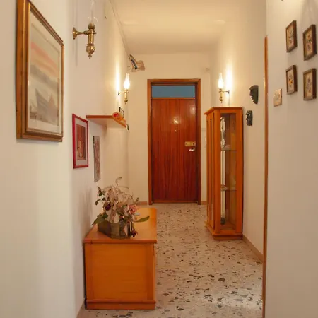 Guesthost - Comfy Near The Sea Apartment *