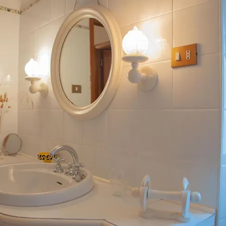 Guesthost - Comfy Near The Sea Apartment